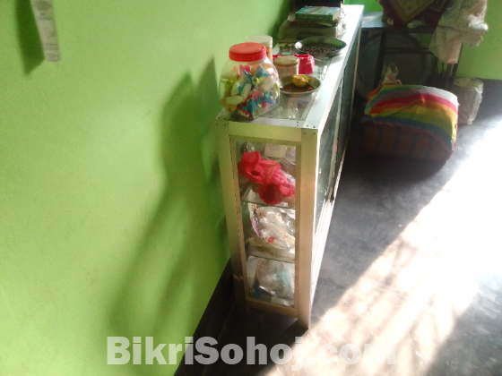 দোকানের শোকেস ৫ ফিট বাই ৩ ফিট
